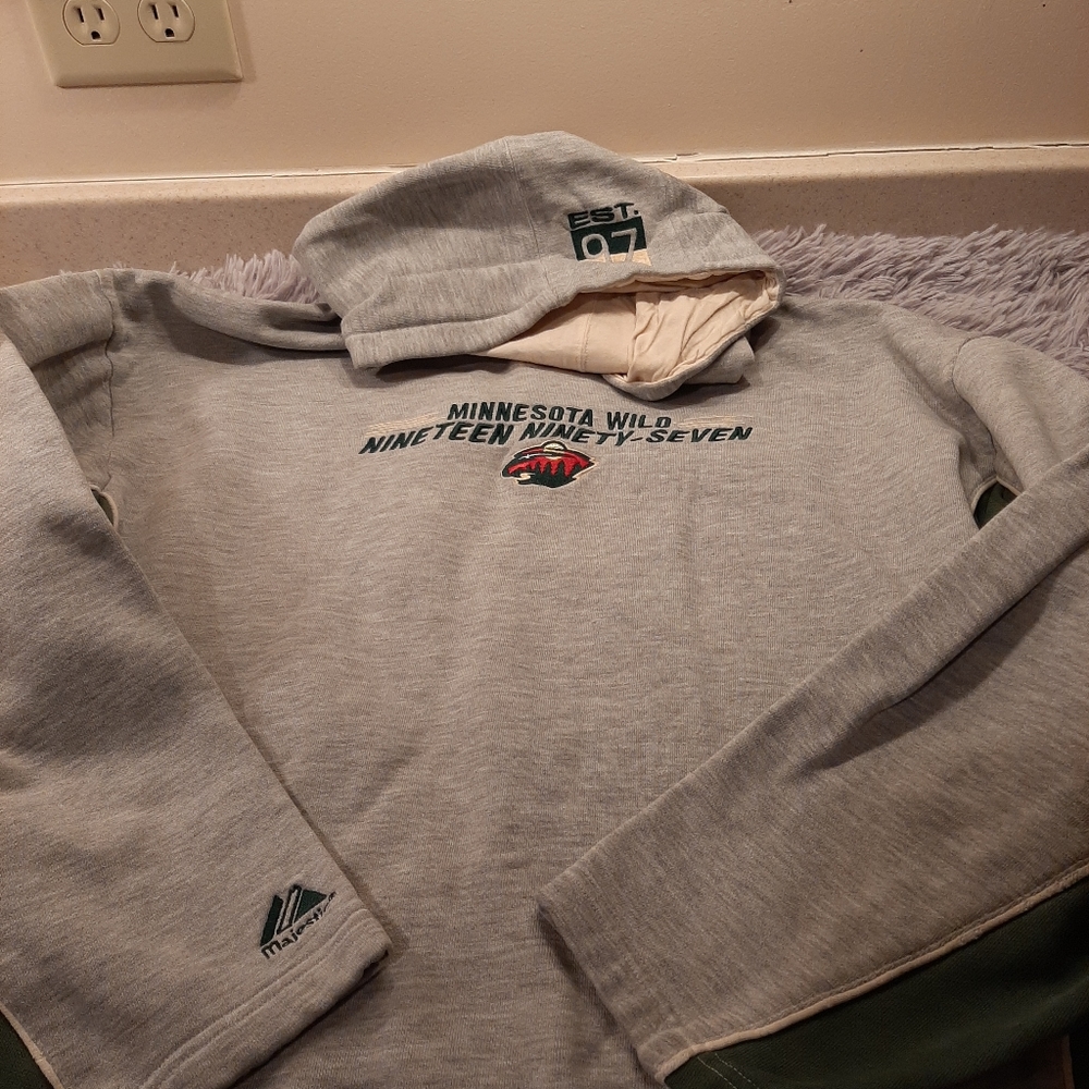 MN Wild Vintage 97 sweatshirt Size XL